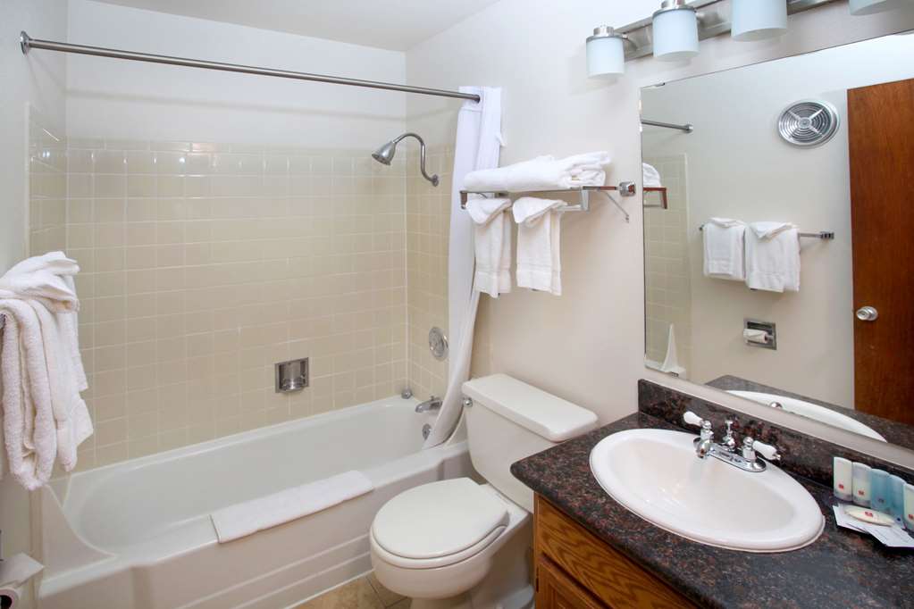 Clarion Inn Surfrider Resort - photo 17