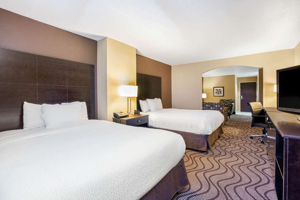 La Quinta Inn & Suites by Wyndham Meridian Boise West - photo 24