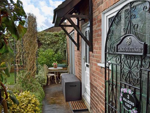 Lace Cottage — 4-Star Luxury Hotel in Ashbourne, United Kingdom