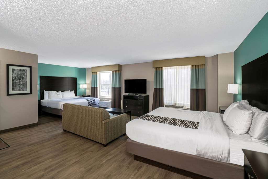 La Quinta Inn & Suites by Wyndham Lebanon - photo 21