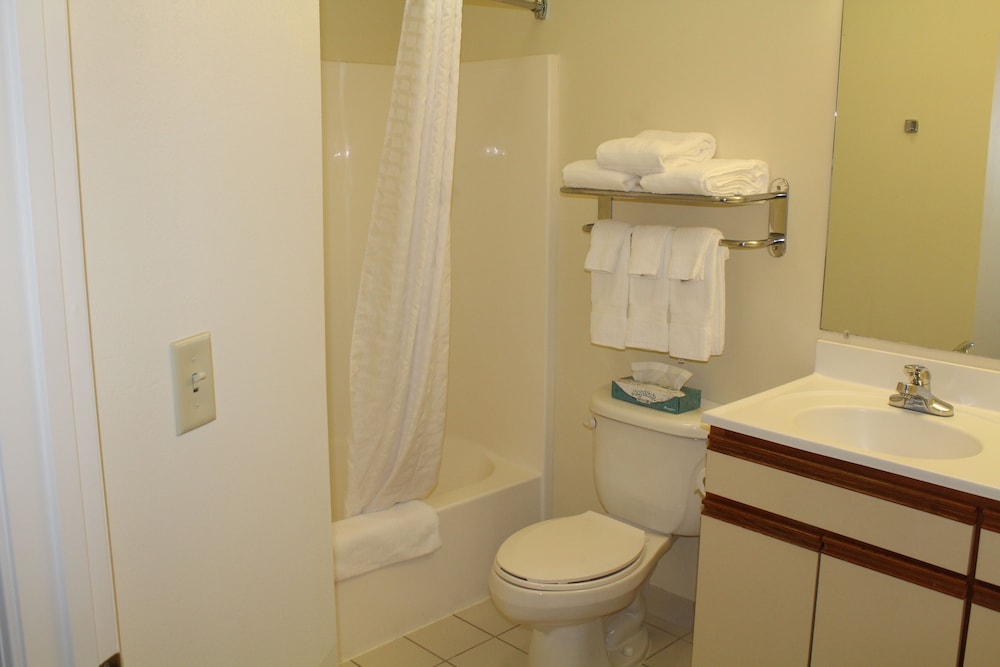 Candlewood Suites Syracuse Airport - photo 17