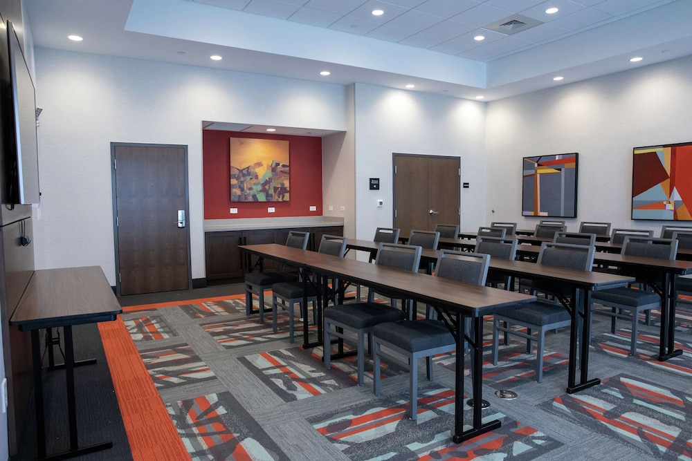 Hampton Inn Black Mountain - photo 18