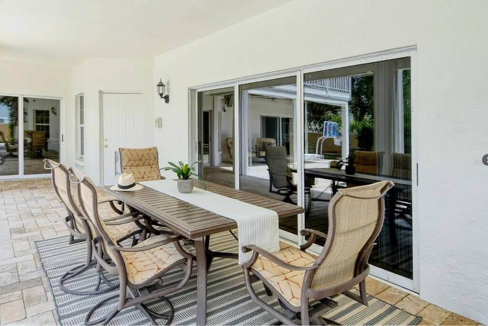 Siesta Key Marvel Pool SPA Deeded Beach Access - photo 5