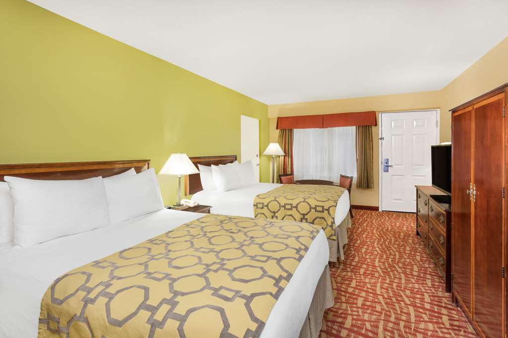 Baymont by Wyndham Sevierville Pigeon Forge - photo 9