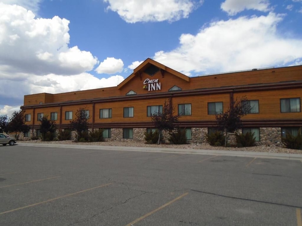 Casper C'mon Inn Hotel & Suites - photo 39