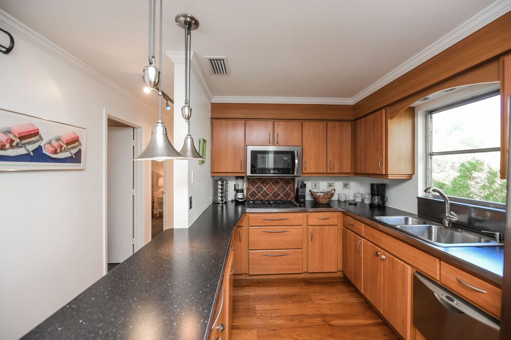 Banana Cabana and Cottage - photo 14