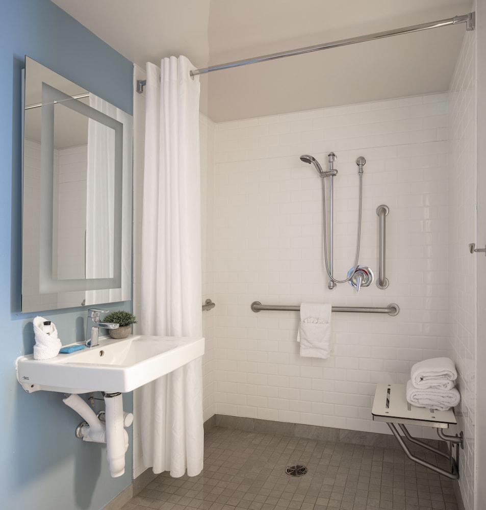 Hotel Saint Clair Magnificent Mile - photo 24