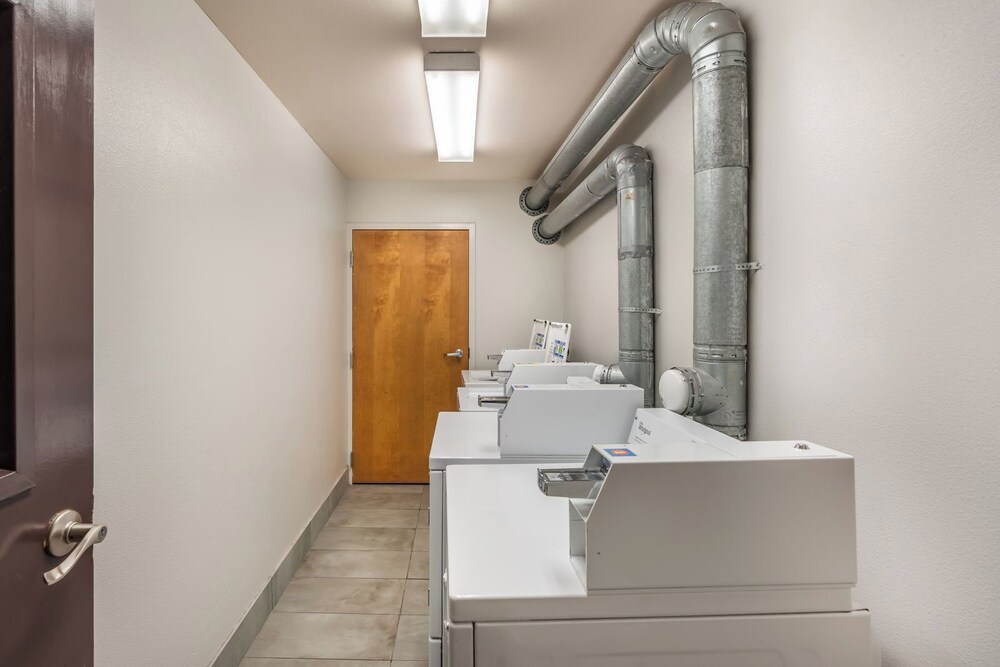 Colstrip Inn & Suites - photo 11