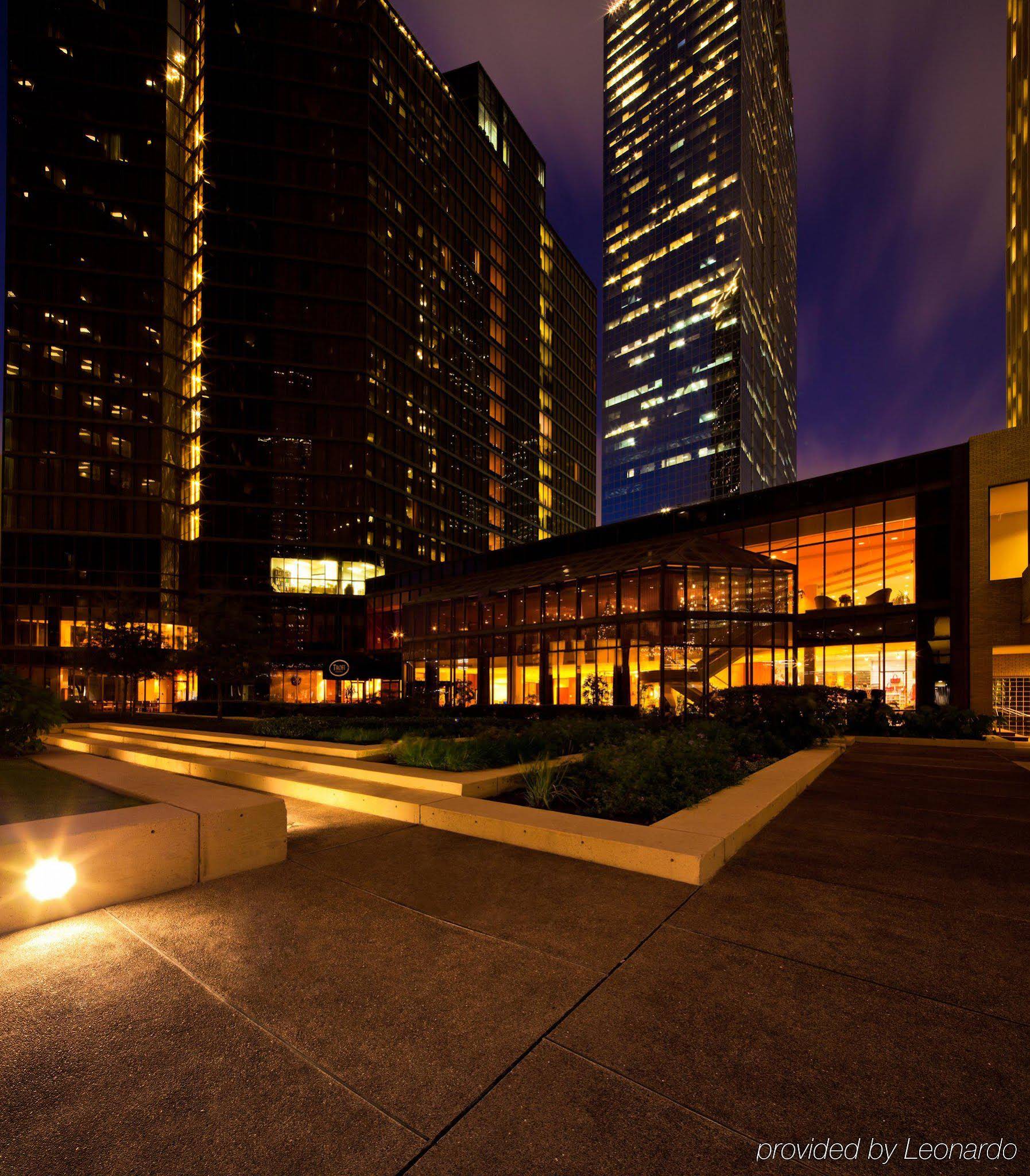 DoubleTree by Hilton Houston Downtown