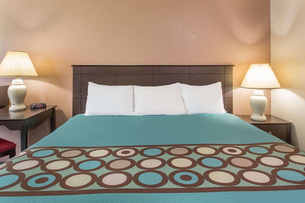 Super 8 by Wyndham Austin MN - photo 13