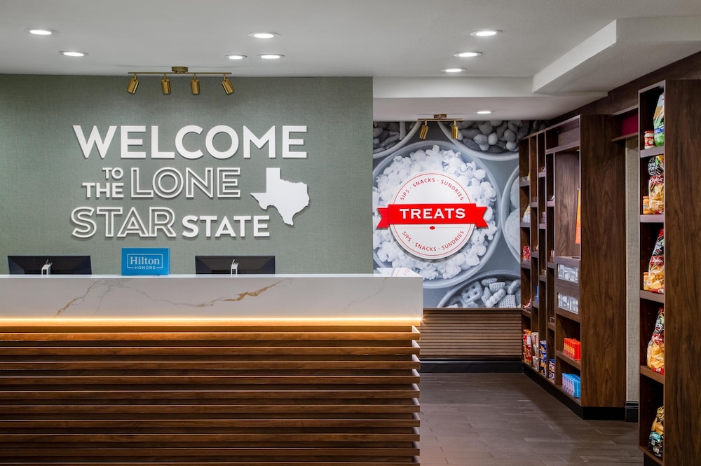 Hampton Inn & Suites Dallas Arlington N Entertainment Dist. - photo 3