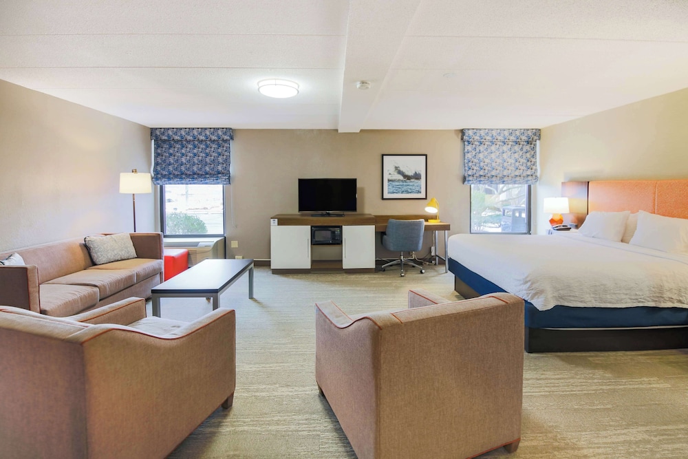 Hampton Inn Fall River Westport - photo 16