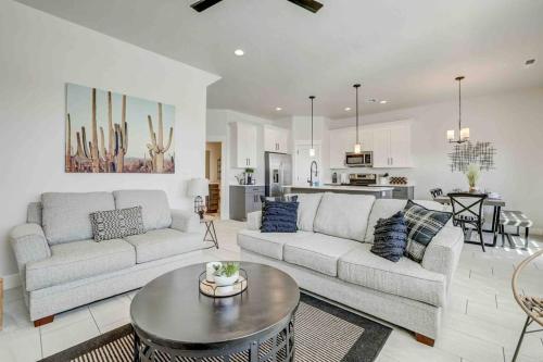 Modern Work Relax Private Hottub & Firepit in Washington, United States