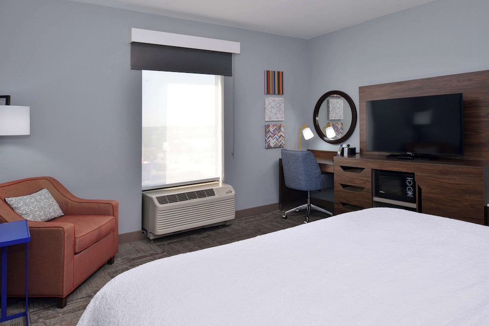 Hampton Inn Kansas City Northeast - photo 33