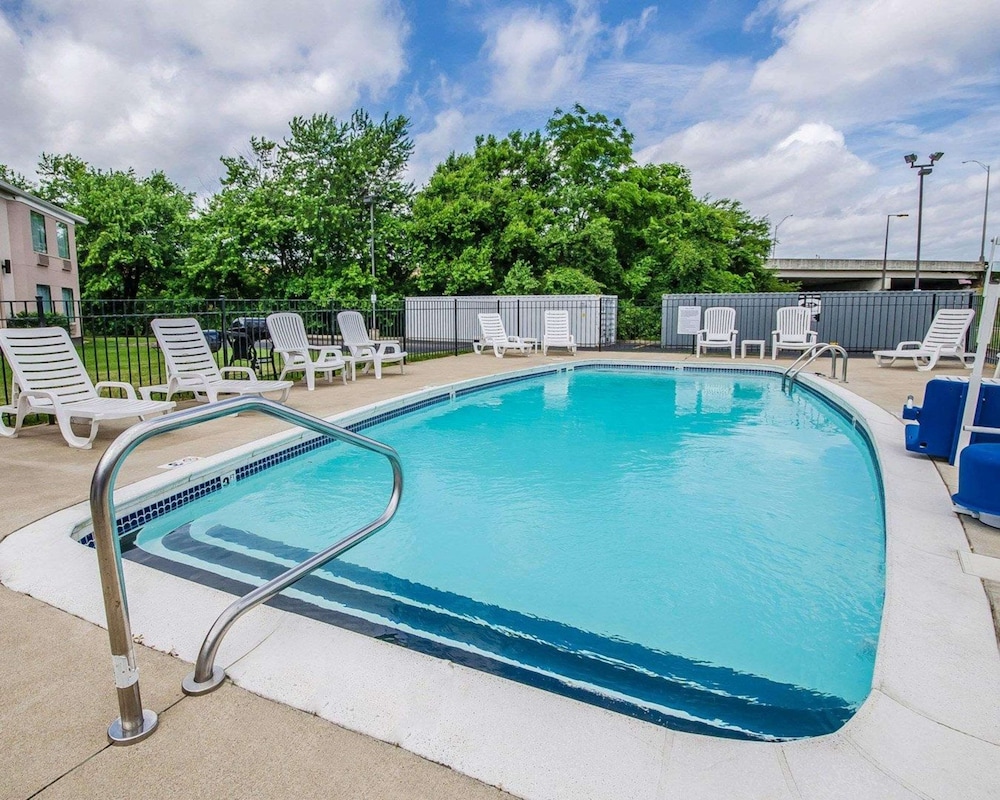 Spark by Hilton Louisville Airport - photo 39