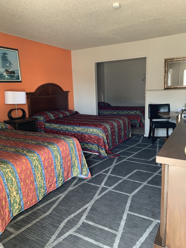 Motel 8 Las Vegas - photo 6