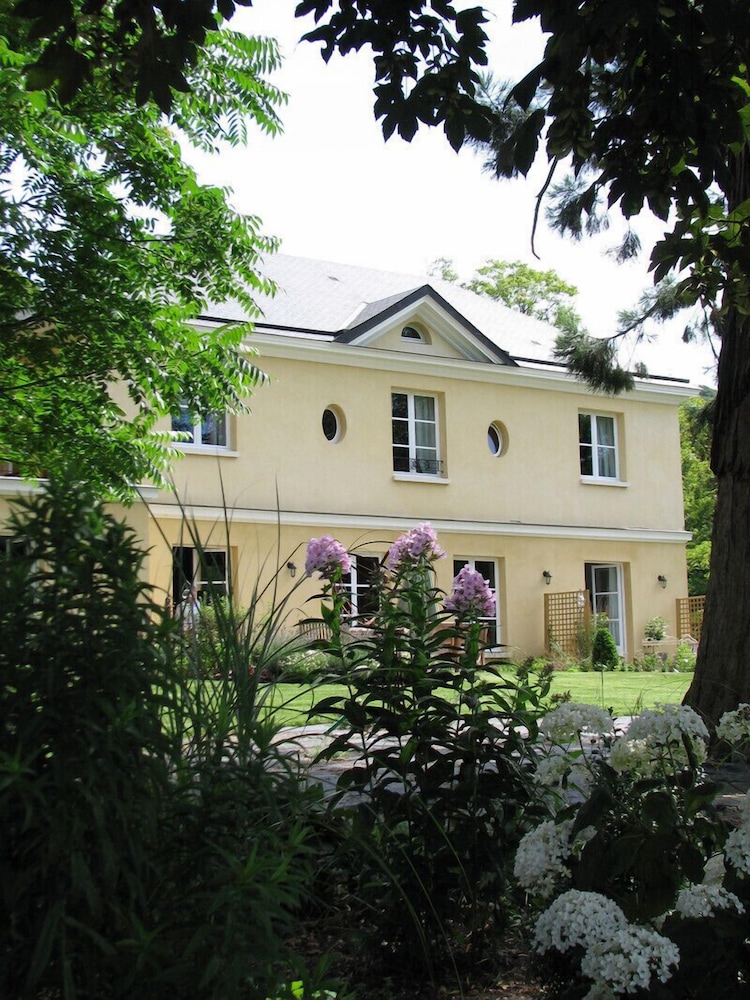 Les Buis de Boscherville — 4-Star Luxury Hotel in Henouville, France