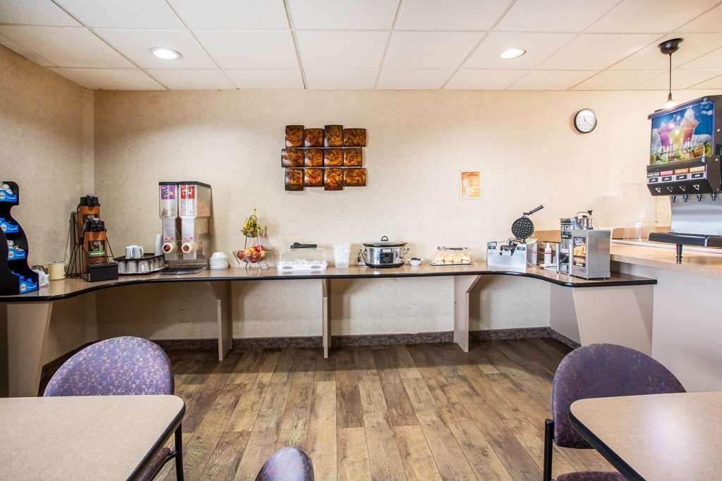 Travelodge by Wyndham Colorado Springs Airport Peterson SFB - photo 15