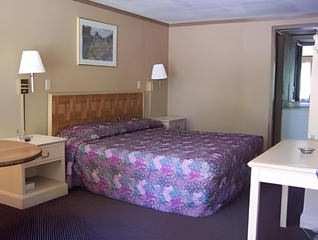 Knights Inn Rossford - photo 8