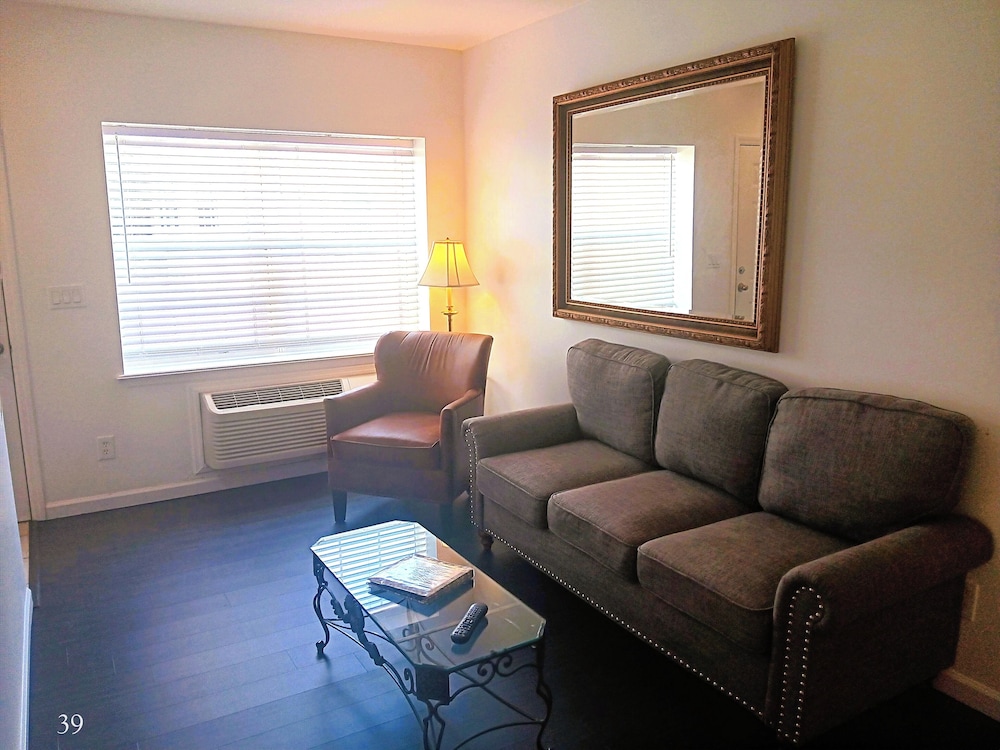 The Cozy Inn - photo 60