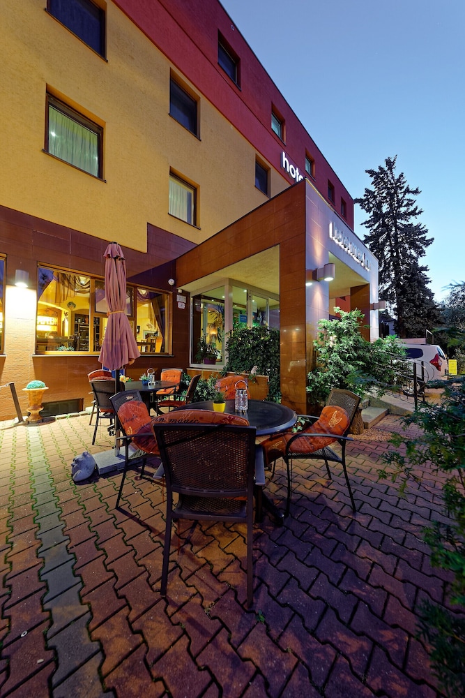 Max Inn Hotel — 4-Star Luxury Hotel in Bratislava, Slovakia