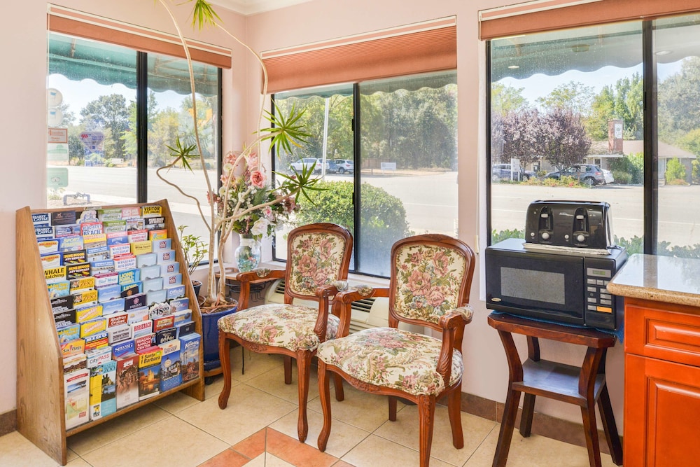 Atascadero Inn - photo 36