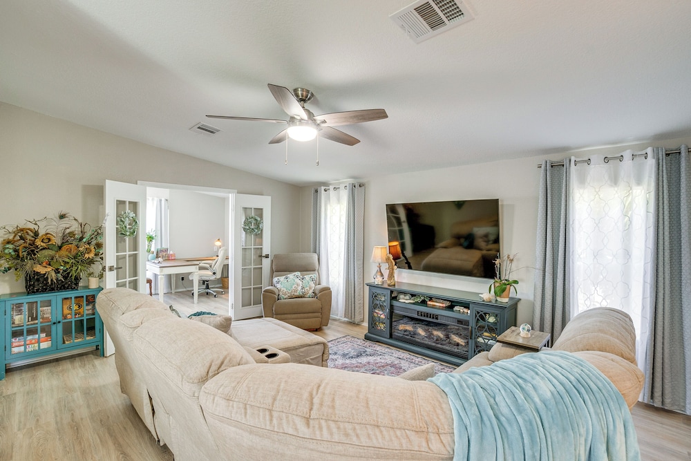 Tee Off Soak Up Sun Airy Englewood Gem W Yard — Englewood