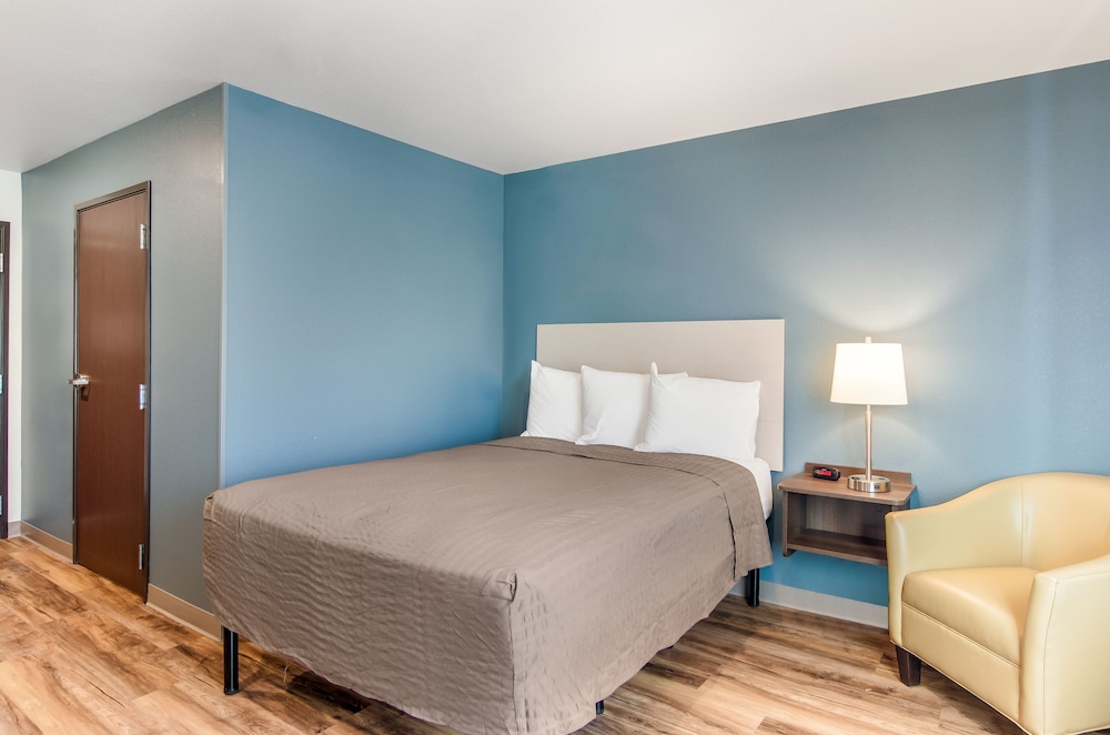 WoodSpring Suites Thornton North Denver - photo 7