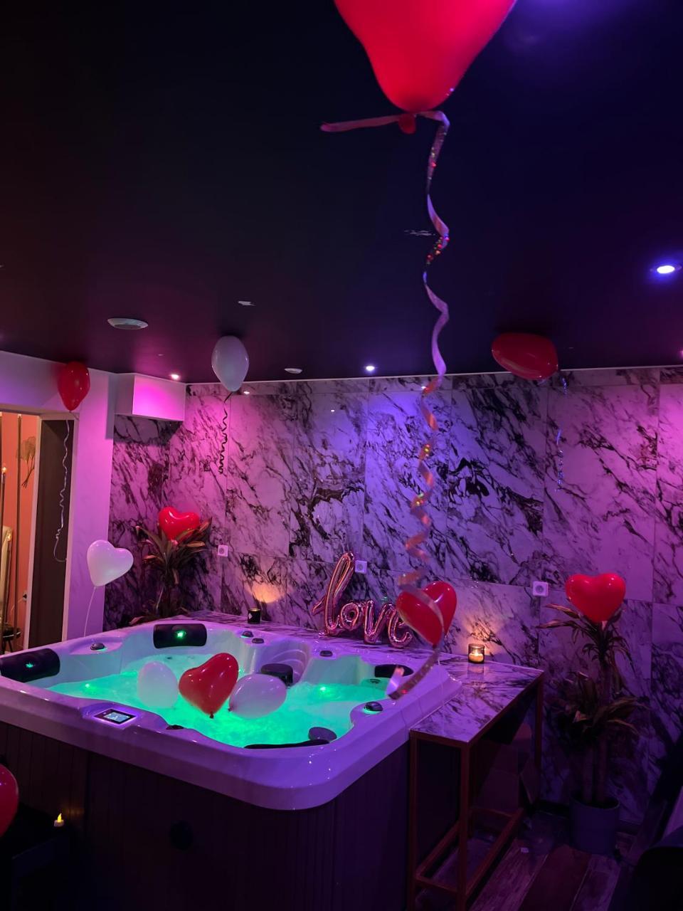 Cosmic Jacuzzi — Arles — photo 5