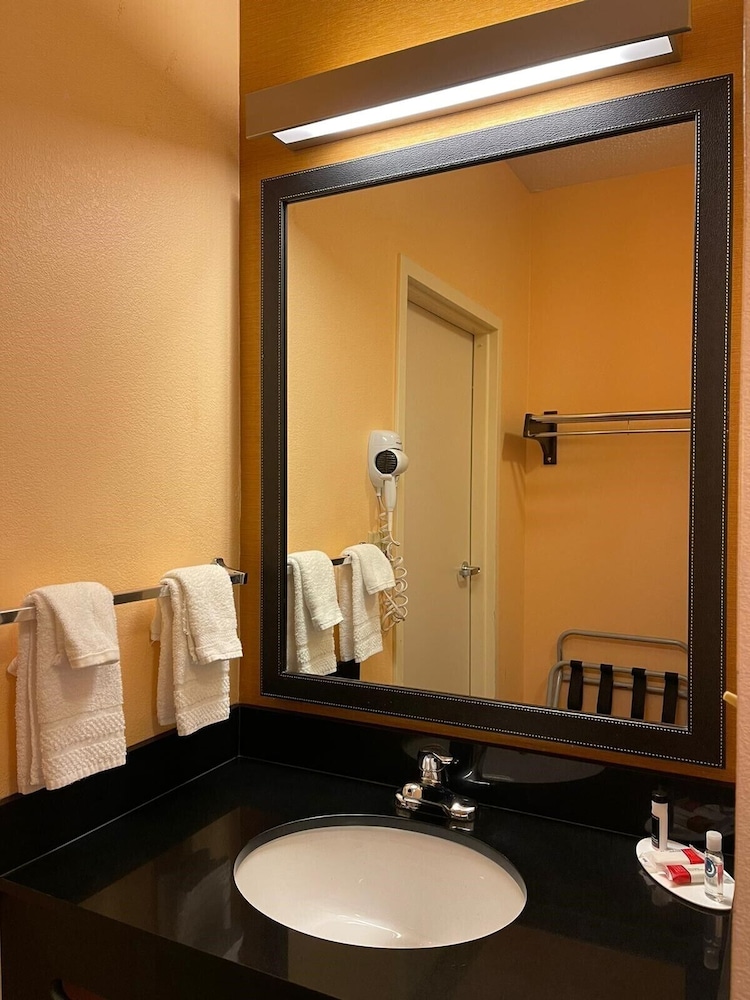 Baymont by Wyndham Chambersburg - photo 23