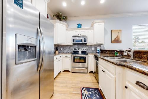 Retama Landing Condominium 4 — 4-Star Luxury Hotel in South Padre Island, United States