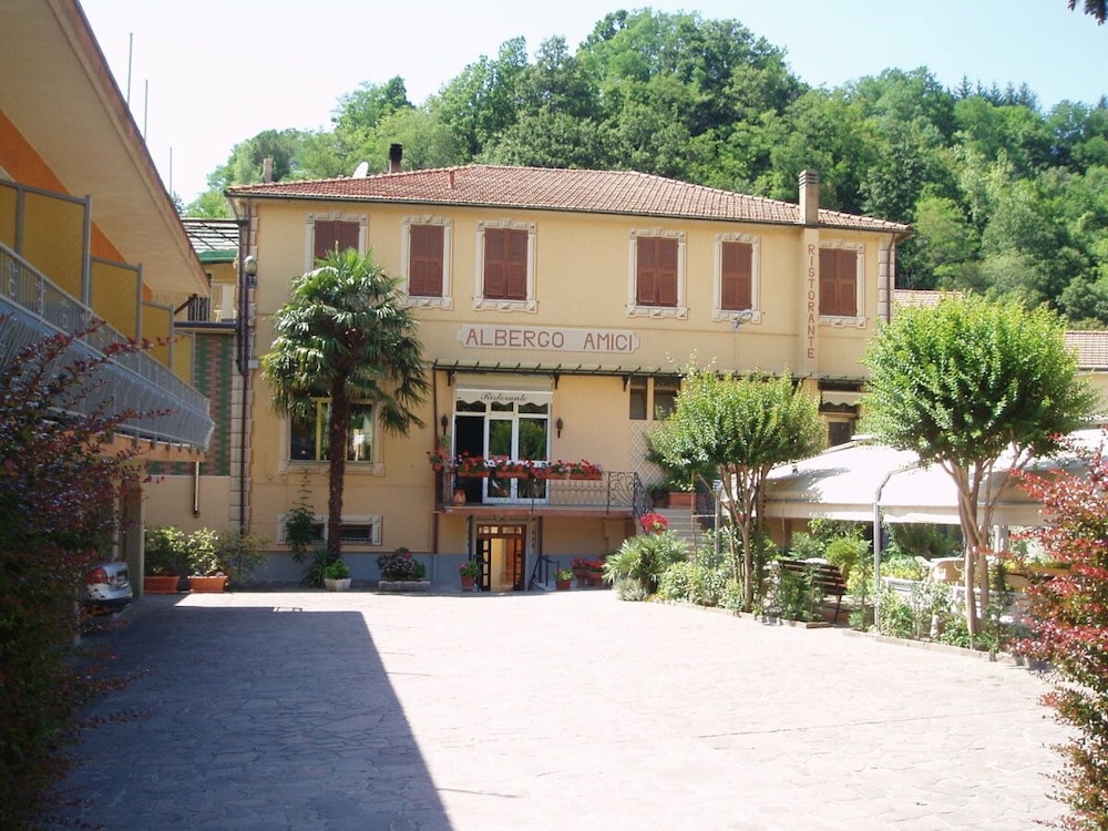 Albergo Amici — hotel in Varese Ligure