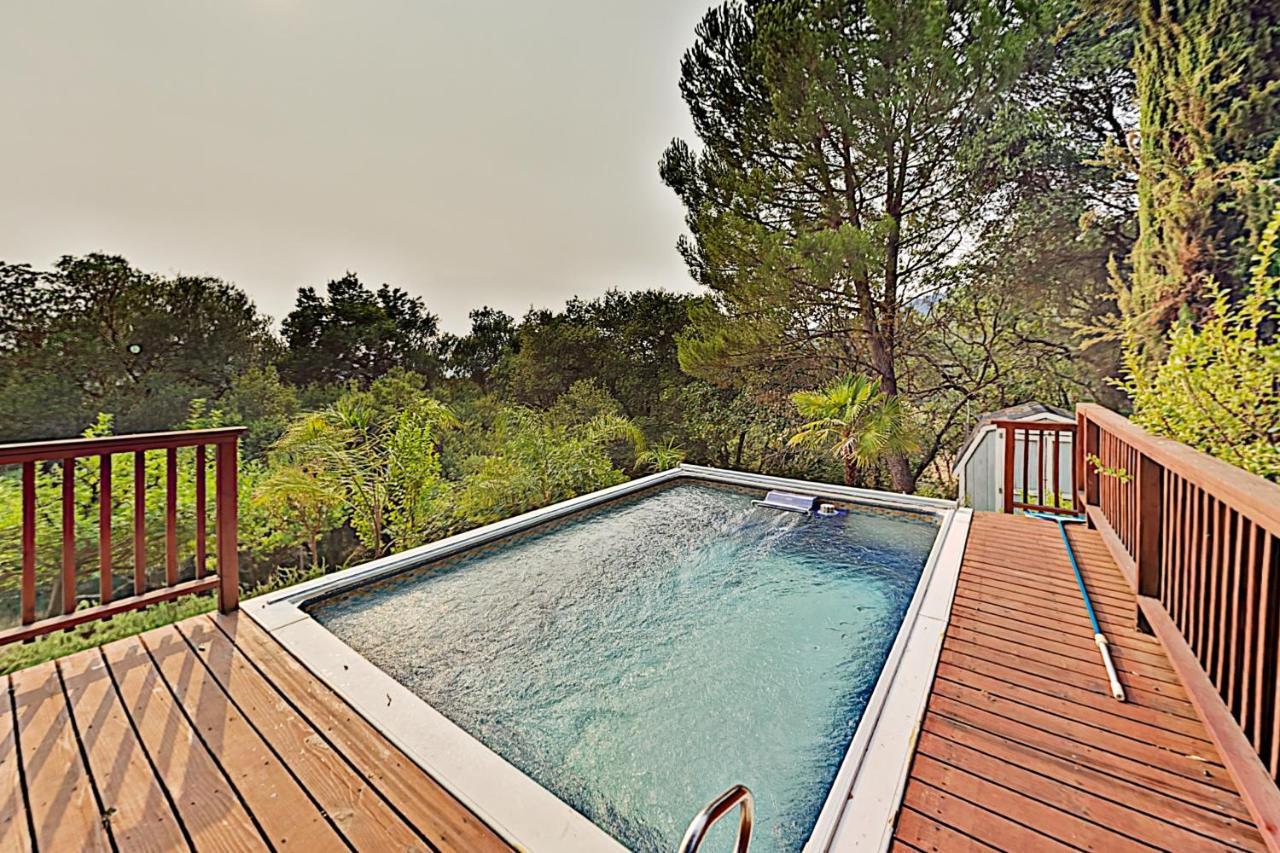 Highland Oasis — 4-Star Luxury Hotel in Cloverdale, United States