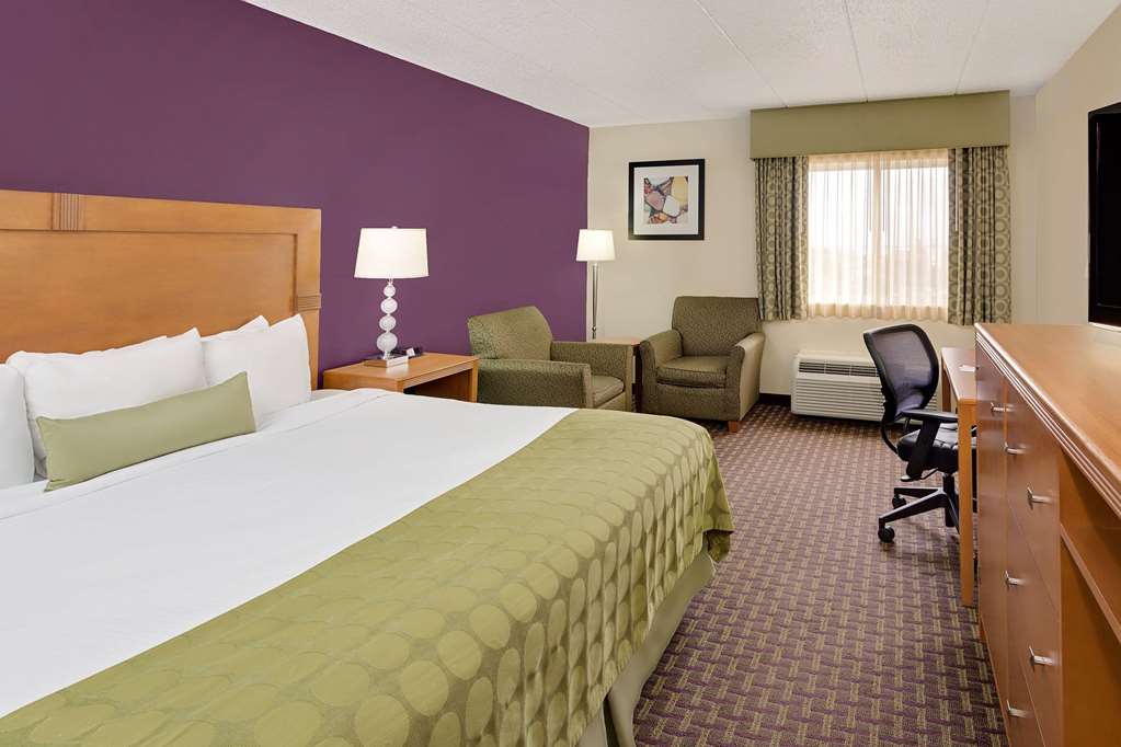 Ramada by Wyndham Marquette - photo 10
