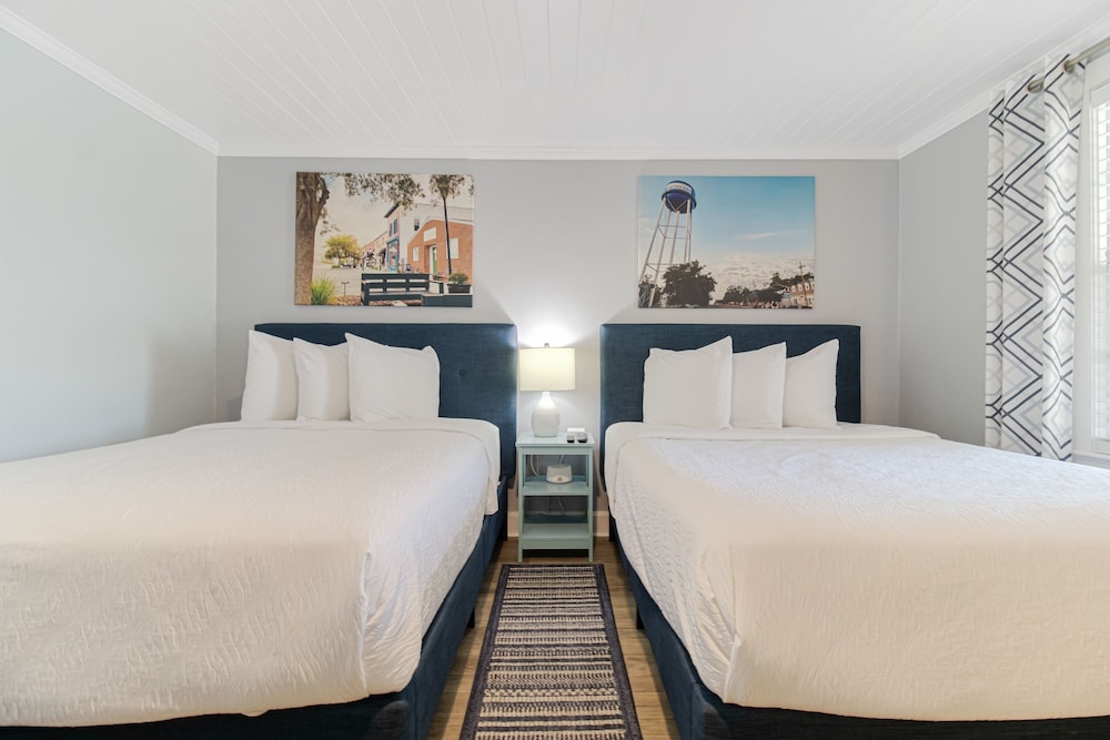 The Inn at River Oaks - photo 43