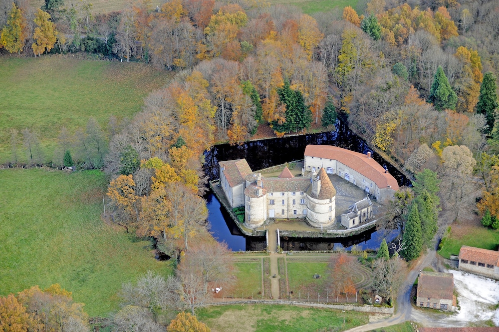 Chateau Des Martinanches — 4-Star Luxury Hotel in Courpiere, France