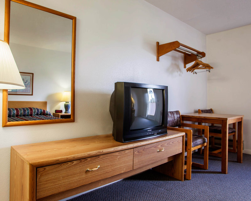 Econo Lodge West Liberty - featured photo