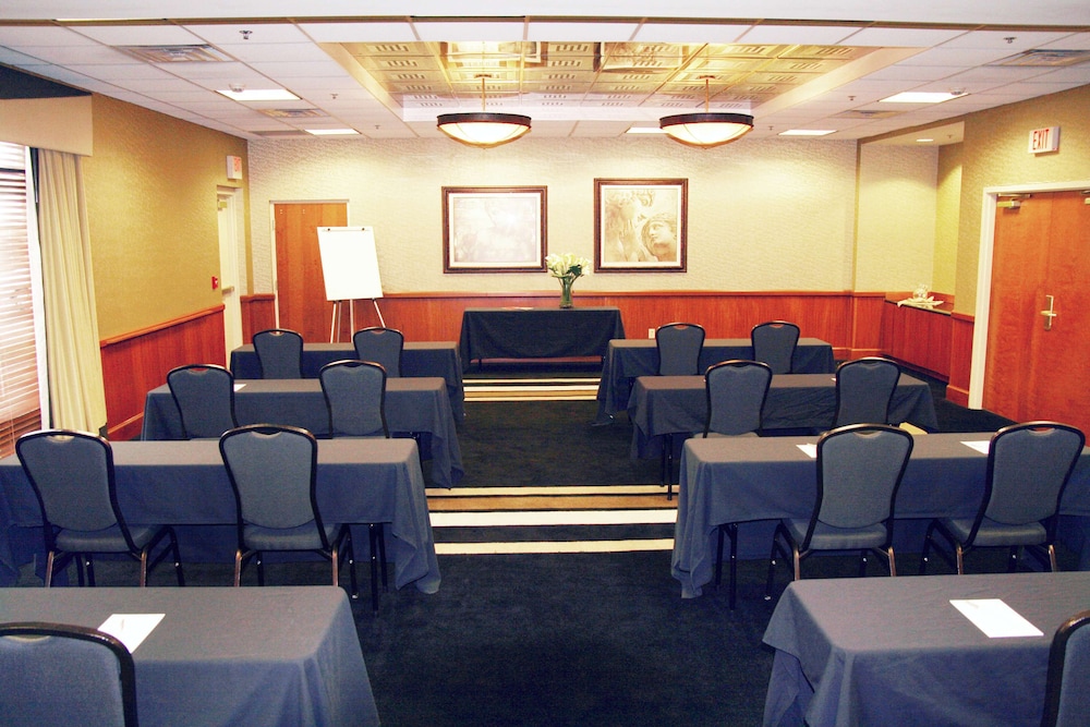 Hampton Inn and Suites Indianapolis Fishers - photo 43