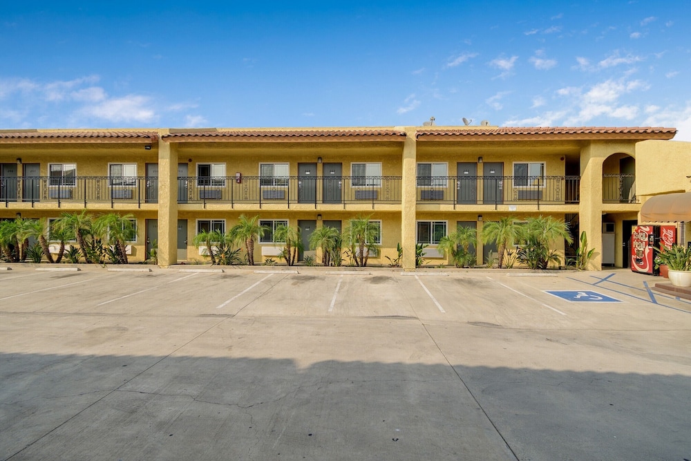 Hacienda Inn - photo 23