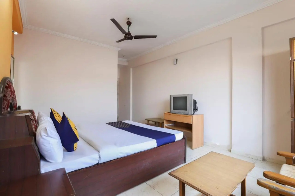 Hotel Shyam Inn by Oyo Rooms in Halol, India