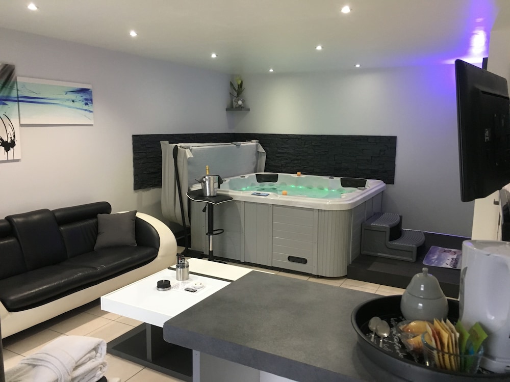 Appart&Spa — 4-Star Luxury Hotel in Toulouse, France