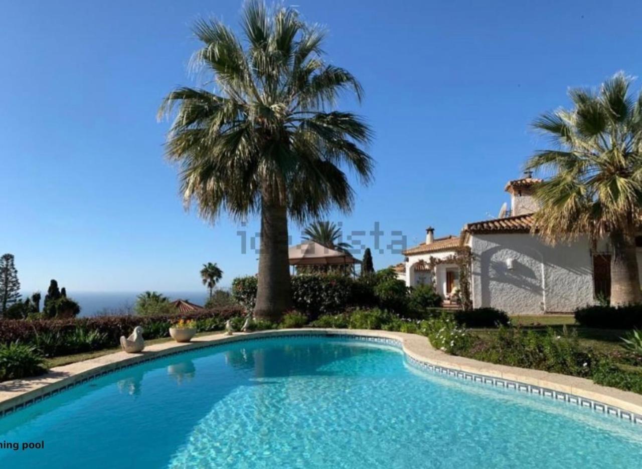 Villa Tropical Dream — 4-Star Luxury Hotel in Salobrena, Spain