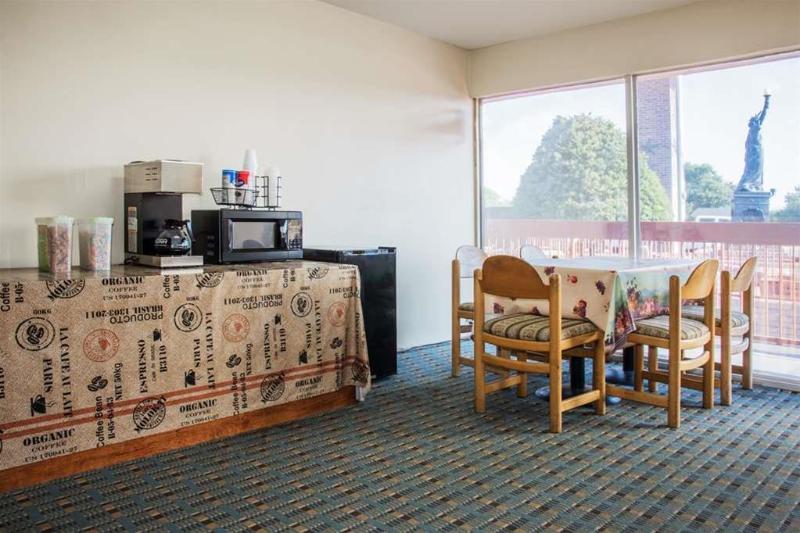 Knights Inn Temple - photo 4