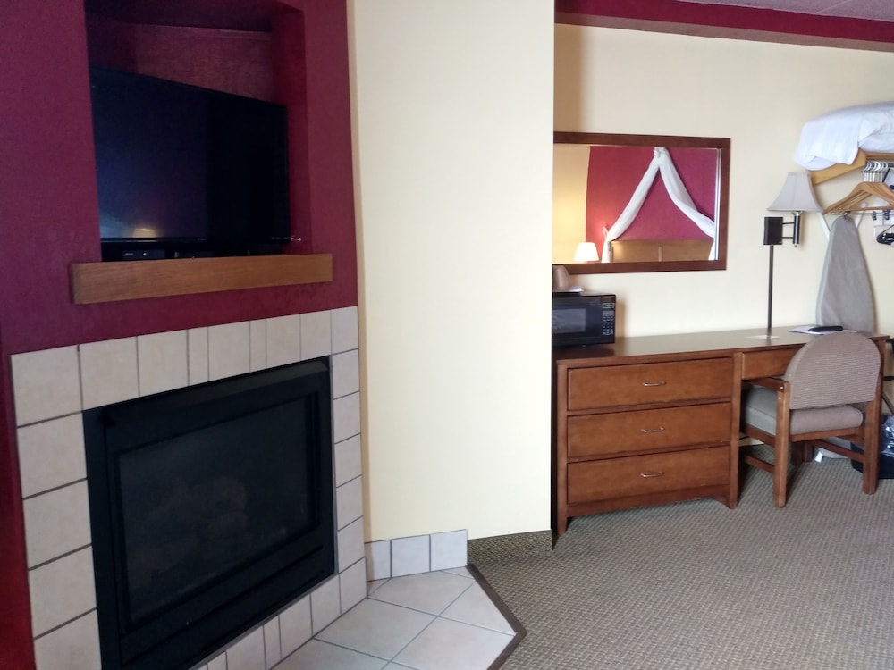 Madelia Hotel & Suites - photo 13