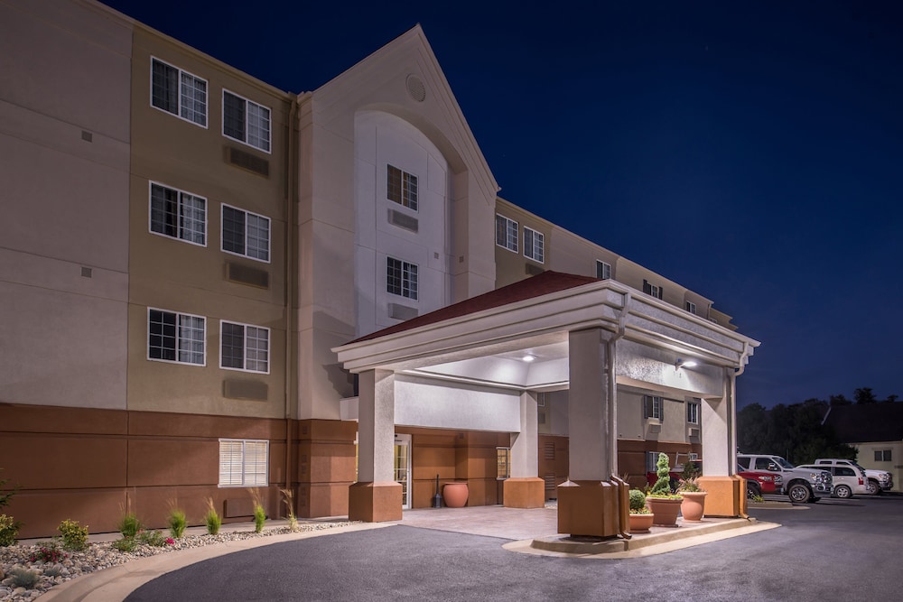 Candlewood Suites Topeka West by IHG - photo 21