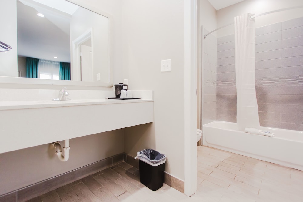 Express Inn Spring - photo 26