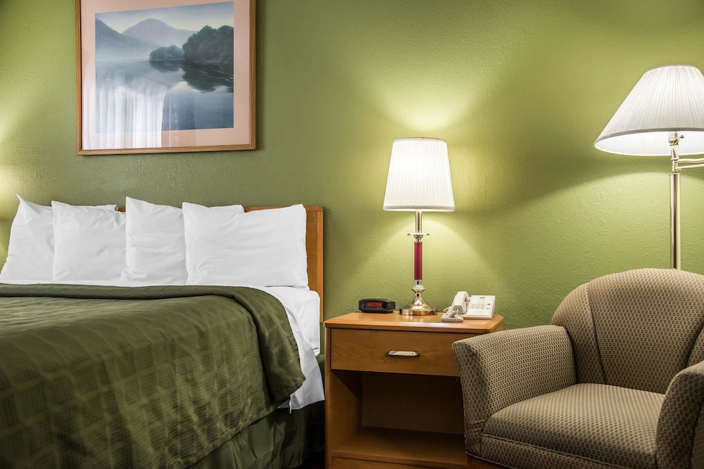Hudson Inn & Suites - photo 10