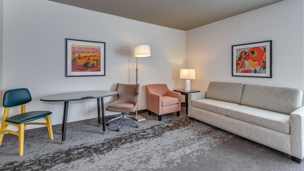 Holiday Inn & Suites Bellingham by IHG - photo 18