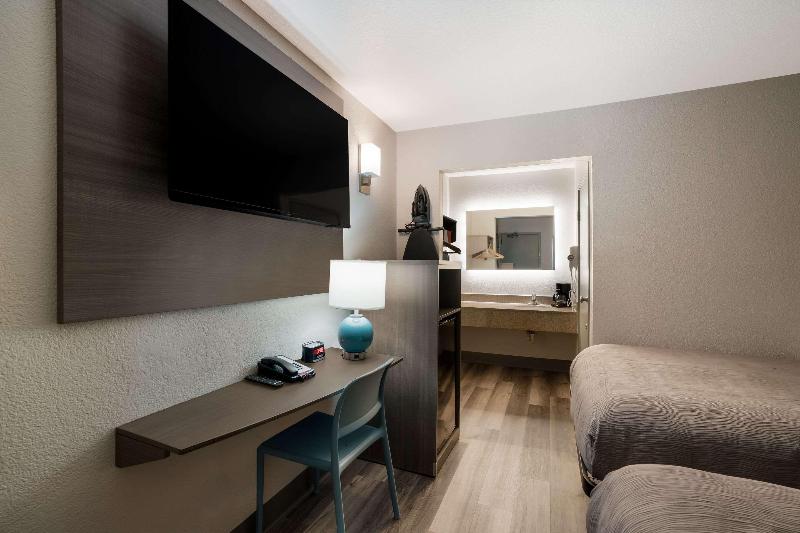 Quality Inn Elk Grove Sacramento - photo 37