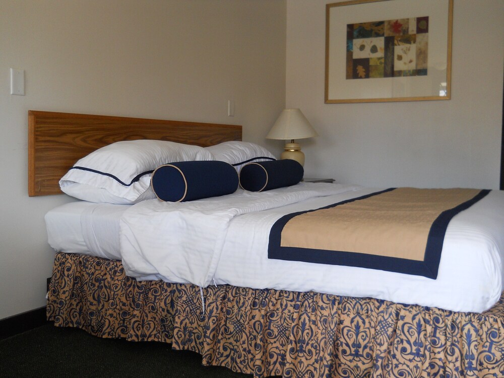 Value Inn Milwaukee Airport South - photo 14